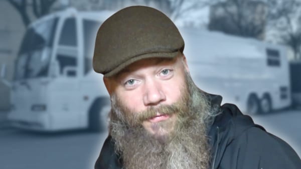 TrollfesT - BUS INVADERS Ep. 1920 [VIDEO]