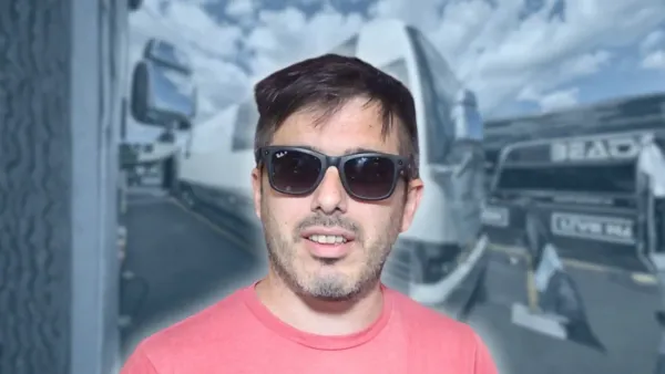 Bowling For Soup - BUS INVADERS Ep. 2123 [VIDEO]