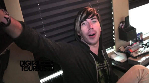 Marianas Trench – BUS INVADERS Ep. 342