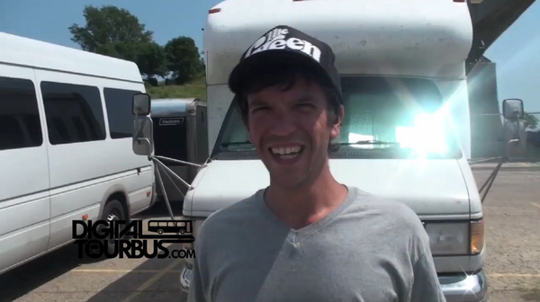 Echo Movement – BUS INVADERS Ep. 347 (Warped Edition)
