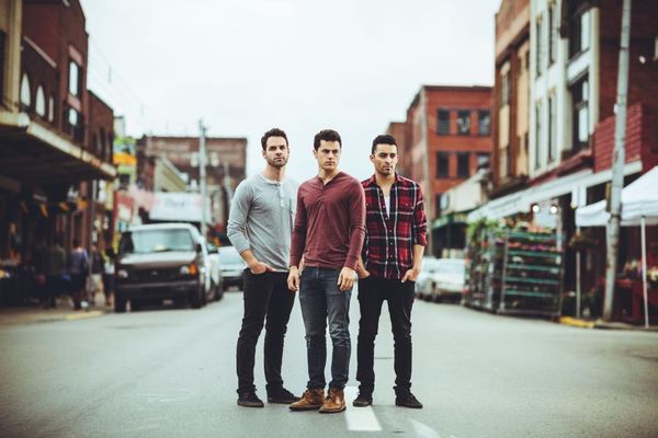 Dinner and a Suit – TOUR TIPS