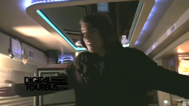 Attack Attack! – BUS INVADERS Ep. 19