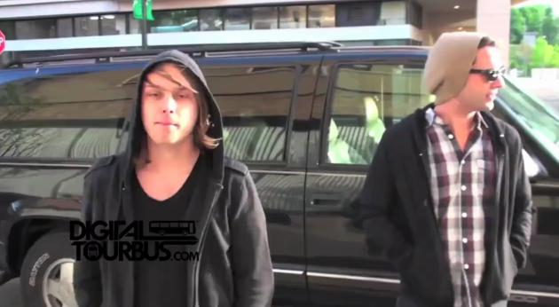 Barely Blind – BUS INVADERS Ep. 154