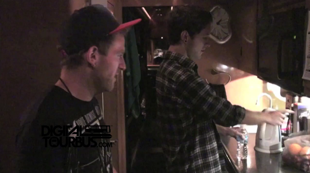 Architects (UK) – BUS INVADERS Ep. 289