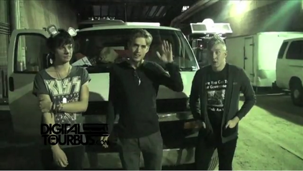 The Summer Set – BUS INVADERS Ep. 308
