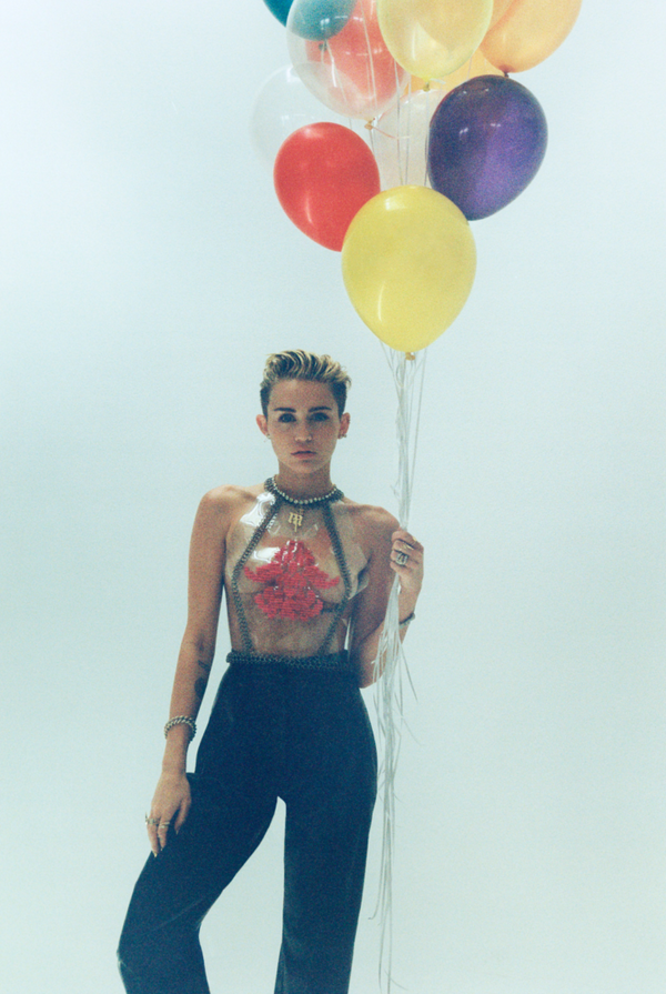 Miley Cyrus Announces the “BANGERZ Tour”