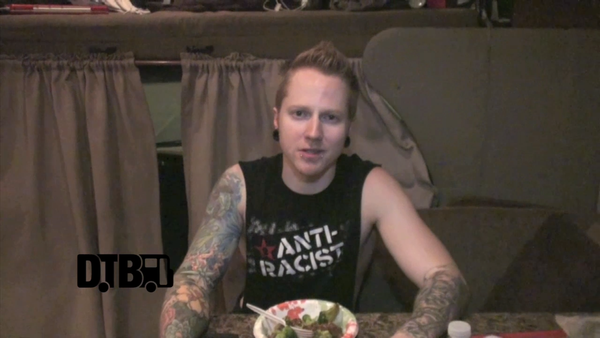 Michael Jagmin (of A Skylit Drive) Cooks Beef & Broccoli – COOKING AT 65MPH Ep. 1 [VIDEO]