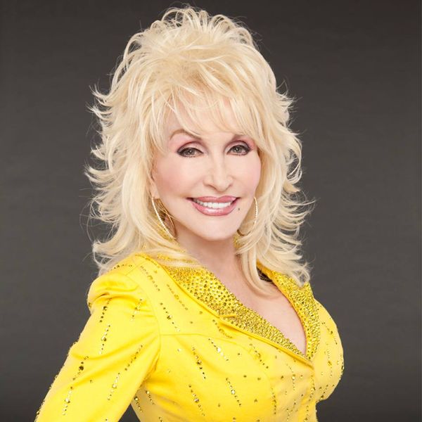 Dolly Parton Announces “Blue Smoke World Tour”
