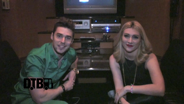 Karmin – BUS INVADERS Ep. 581 [VIDEO]