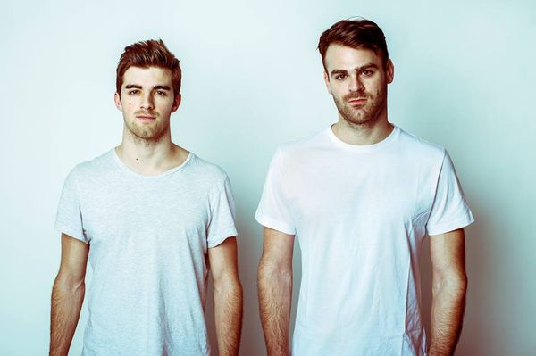 The Chainsmokers Announce the #SELFIETOUR