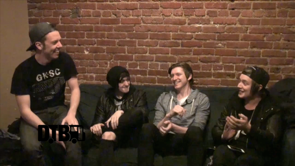 Late Nite Reading – CRAZY TOUR STORIES [VIDEO]