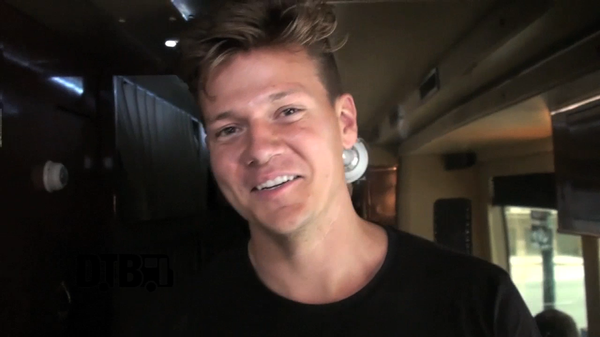 Tyler Ward – BUS INVADERS Ep. 647 [VIDEO]
