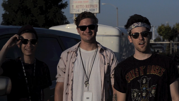 RadioDriveBy – CRAZY TOUR STORIES [VIDEO]