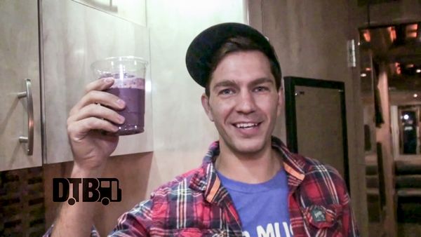 Andy Grammer Makes His “Very Berry Smoothie” – COOKING AT 65MPH Ep. 5 [VIDEO]