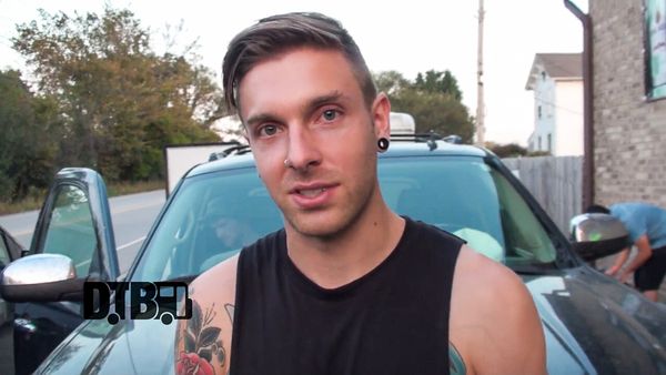 Kingdom of Giants – BUS INVADERS Ep. 741 [VIDEO]