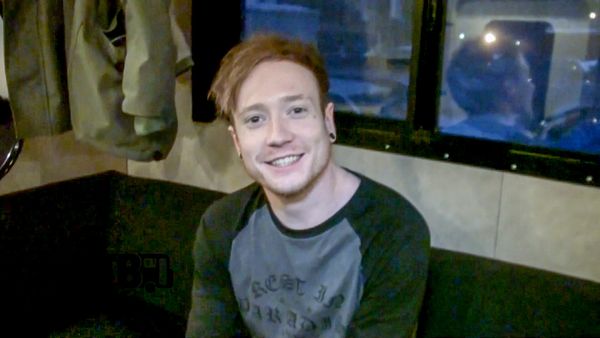 Mallory Knox – CRAZY TOUR STORIES Ep. 321 [VIDEO]