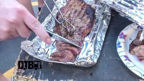 Soilwork Cook Their “Gammel Dansk Infused Steak Majestic” – COOKING AT 65MPH Ep. 11 [VIDEO]