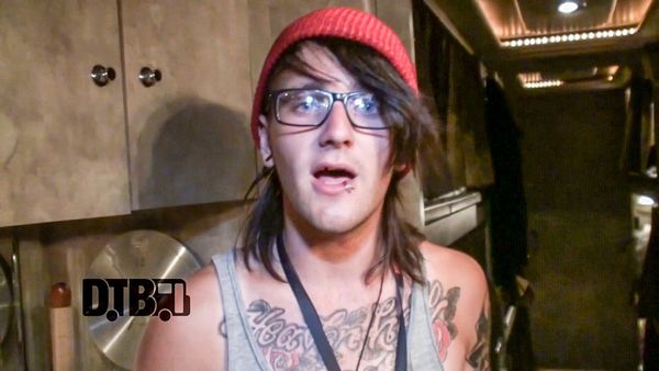 SayWeCanFly – BUS INVADERS Ep. 941 [VIDEO]