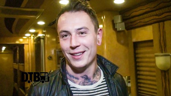 Asking Alexandria – BUS INVADERS Ep. 959 [VIDEO]