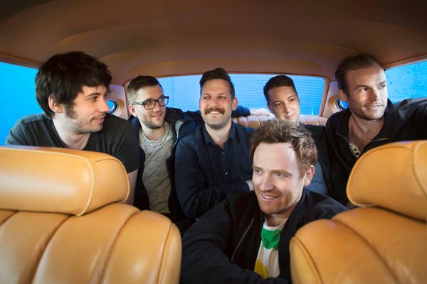 Royal Canoe – CRAZY TOUR STORIES