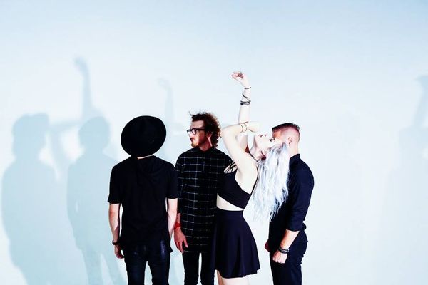 The Foxies – DREAM TOUR