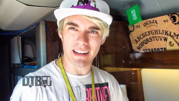 Waterparks – BUS INVADERS Ep. 1040 [VIDEO]