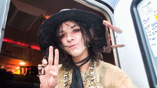 Palaye Royale – BUS INVADERS Ep. 1053 [VIDEO]