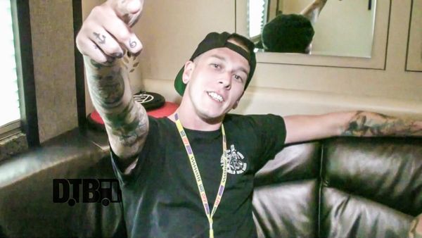 Sleeping With Sirens – DREAM TOUR Ep. 415 [VIDEO]