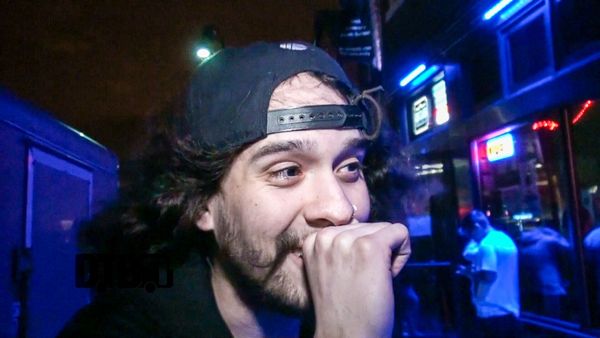 I Set My Friends On Fire – CRAZY TOUR STORIES Ep. 470 [VIDEO]