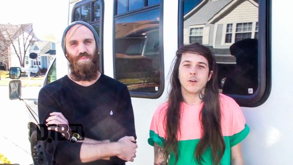 Versus – CRAZY TOUR STORIES Ep. 499 [VIDEO]