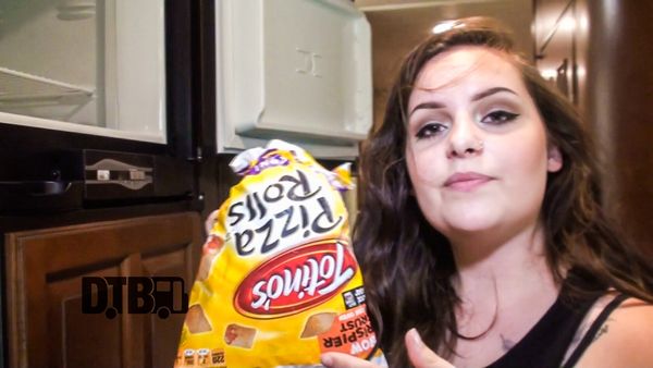 Dreamhouse – BUS INVADERS Ep. 1114 [VIDEO]