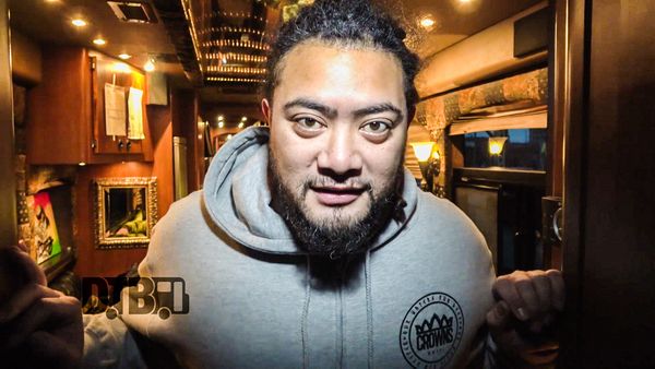 J BOOG – BUS INVADERS Ep. 1130 [VIDEO]