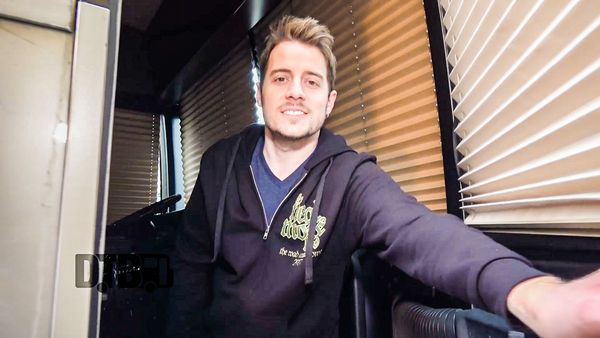 The Neal Morse Band – BUS INVADERS Ep. 1155 [VIDEO]