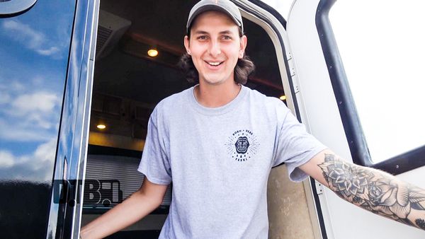 Movements – BUS INVADERS Ep. 1199 [VIDEO]