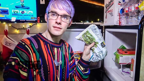 Waterparks – BUS INVADERS Ep. 1231 [VIDEO]