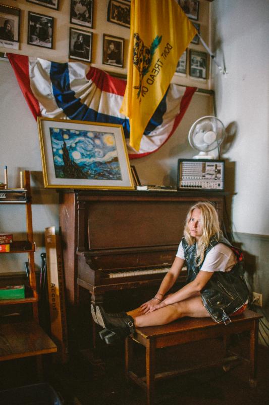 Lissie Announces Spring U.S. Tour Digital Tour Bus
