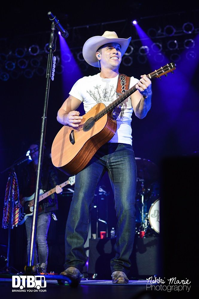 Dustin Lynch- One Hell Of A Night - Photo17