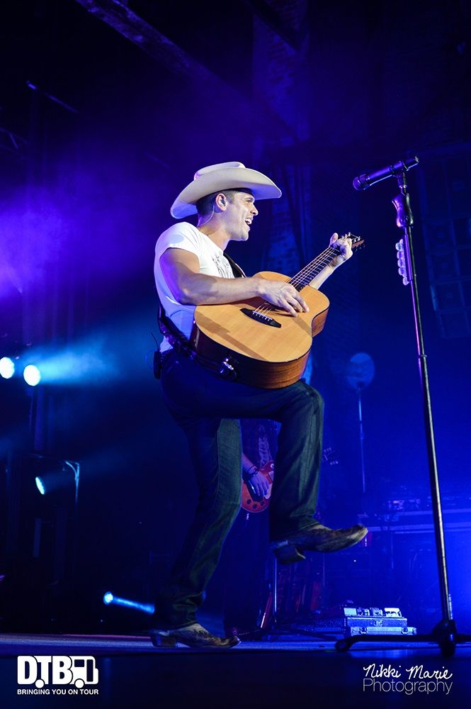 Dustin Lynch- One Hell Of A Night - Photo25